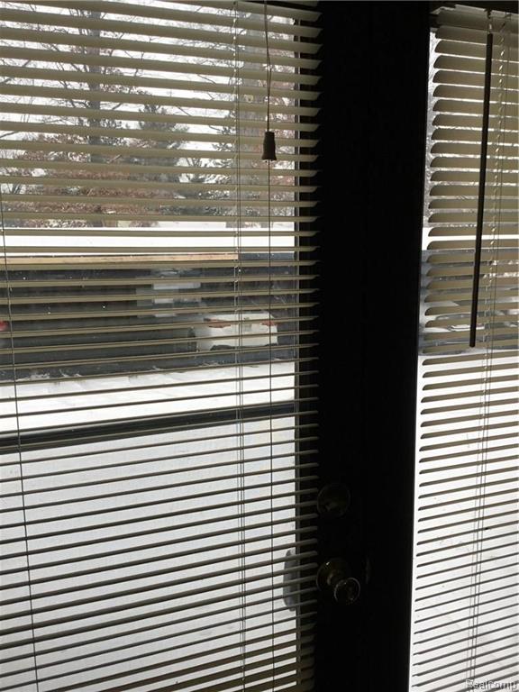 3136 Summers Road, Unit 12 Keego Harbor, MI 48320 - Photo 5 of 12
