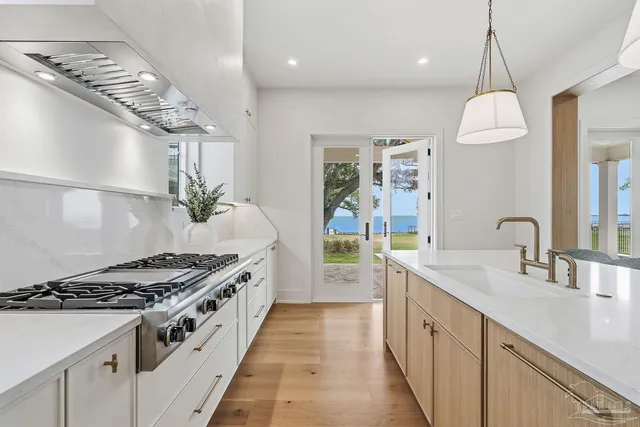 $2,850,000 | 803 Bayshore Drive, Pensacola, FL 32507