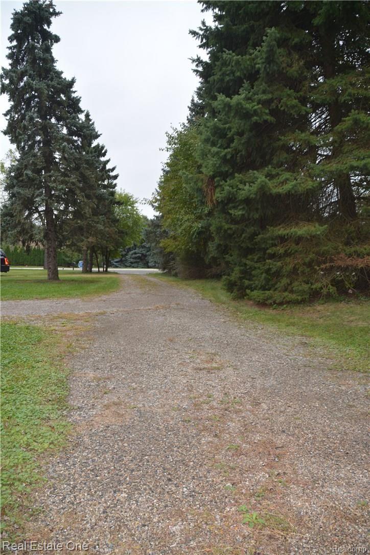 2748 West Tienken Road Rochester, MI 48306 - Photo 2 of 27 DSC_0966.JPG