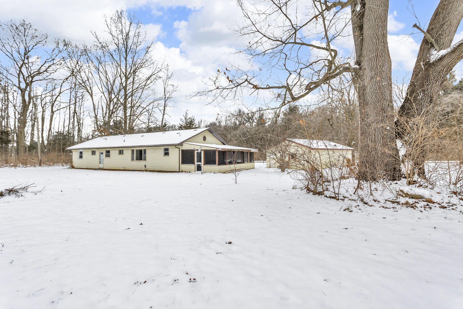 7591 Ann Arbor Road Jackson, MI 49201 - Photo 6 of 41 0N0A8739