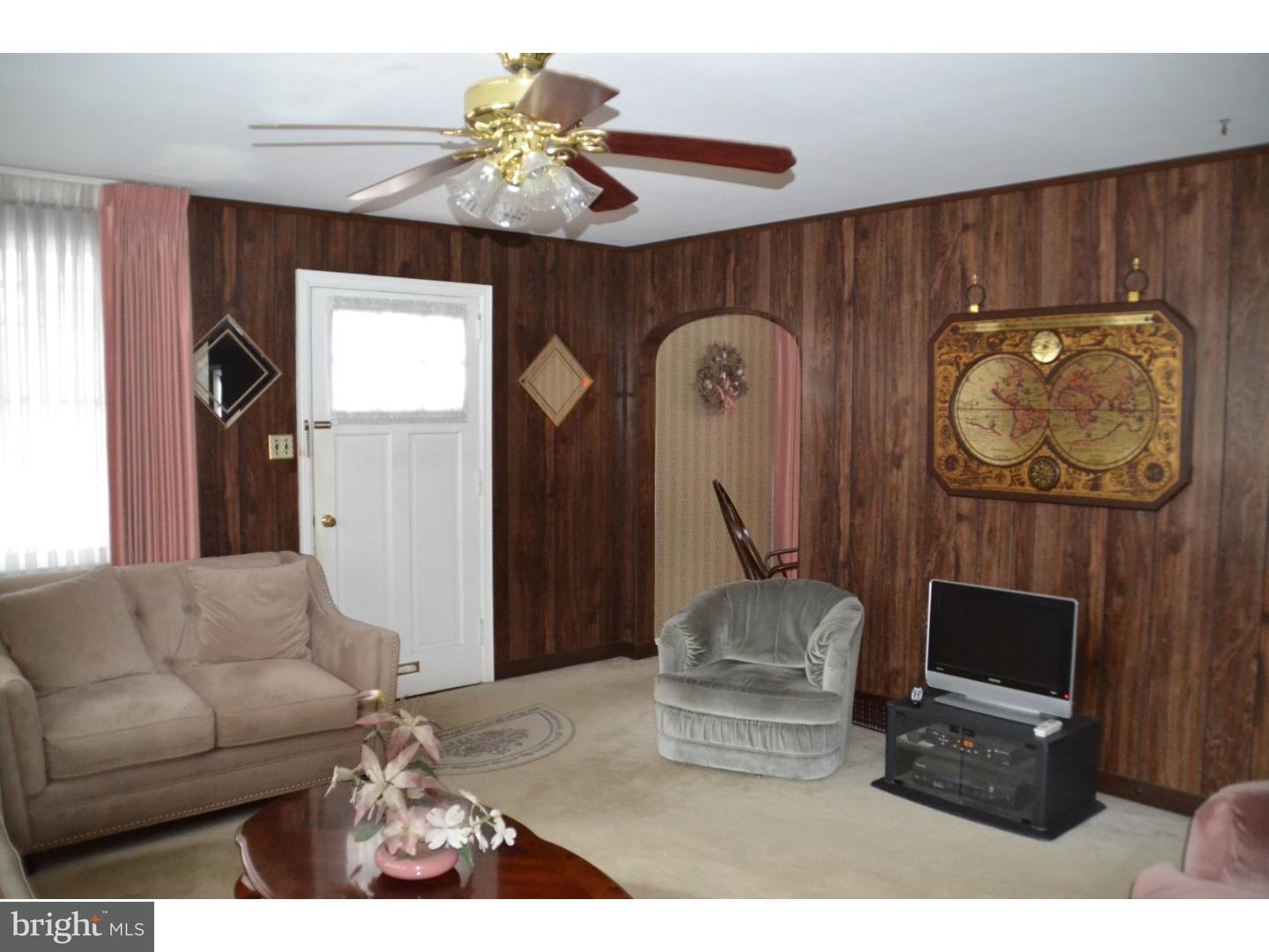 2739 Hillview Road Broomall, PA 19008 - Photo 10 of 25 Living Room