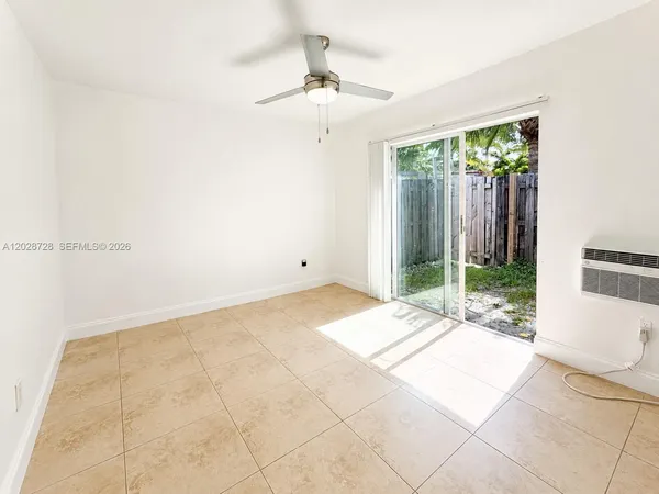 $1,600 | 932 Moffett Street, Unit 3, Hallandale Beach, FL 33009
