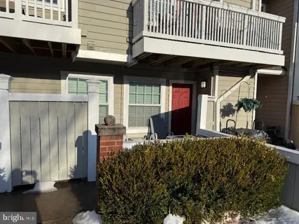 $289,000 | 5700 Chapman Mill Drive, Unit 2202, Rockville, MD 20852