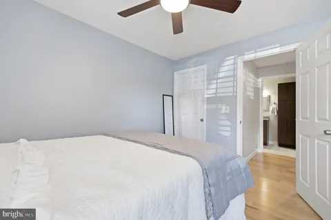 $289,000 | 5700 Chapman Mill Drive, Unit 2202, Rockville, MD 20852