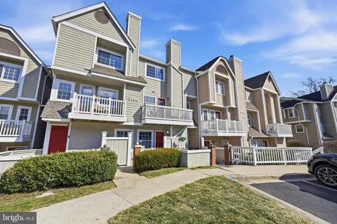 $289,000 | 5700 Chapman Mill Drive, Unit 2202, Rockville, MD 20852