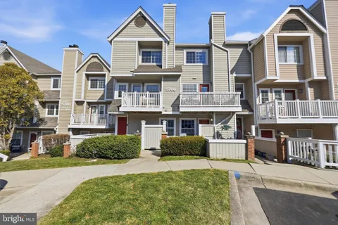 $289,000 | 5700 Chapman Mill Drive, Unit 2202, Rockville, MD 20852