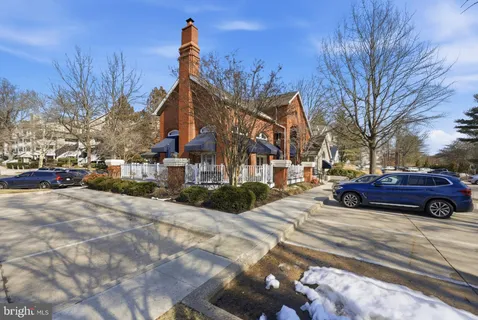 $289,000 | 5700 Chapman Mill Drive, Unit 2202, Rockville, MD 20852