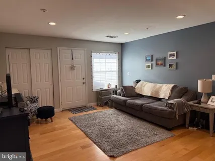 $289,000 | 5700 Chapman Mill Drive, Unit 2202, Rockville, MD 20852