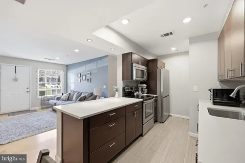 $289,000 | 5700 Chapman Mill Drive, Unit 2202, Rockville, MD 20852