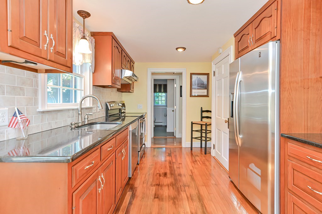 123 Baker Road Raynham, MA 02767 - Photo 7 of 41 Gallery Image 7