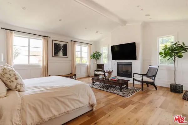 $5,799,000 | 141 South Saltair Avenue, Los Angeles, CA 90049