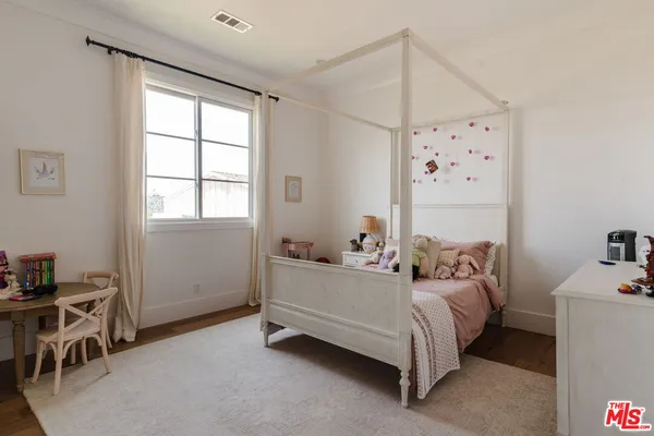 $5,799,000 | 141 South Saltair Avenue, Los Angeles, CA 90049