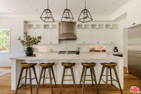 $5,799,000 | 141 South Saltair Avenue, Los Angeles, CA 90049