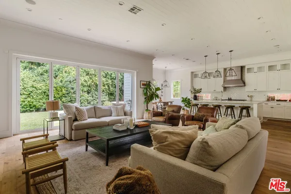 $5,799,000 | 141 South Saltair Avenue, Los Angeles, CA 90049