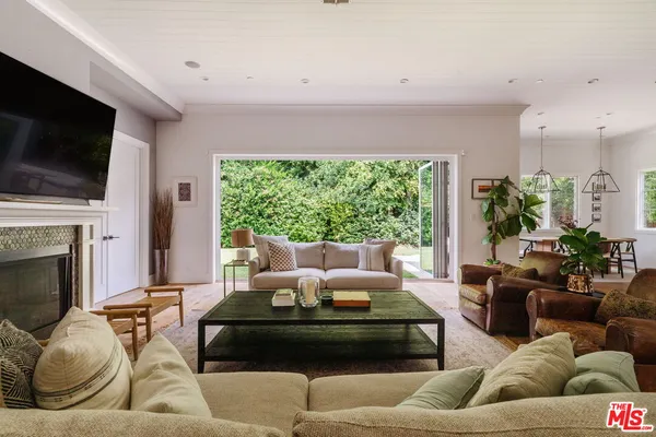 $5,799,000 | 141 South Saltair Avenue, Los Angeles, CA 90049