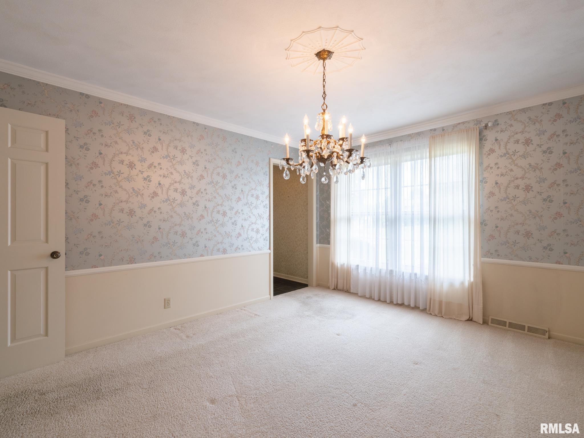 6737 North Post Oak Road Peoria, IL 61615 - Photo 6 of 38 Gallery Image 6