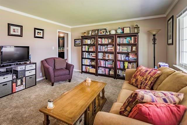 3609 West Torquay Road Muncie, IN 47304 - Photo 3 of 32
