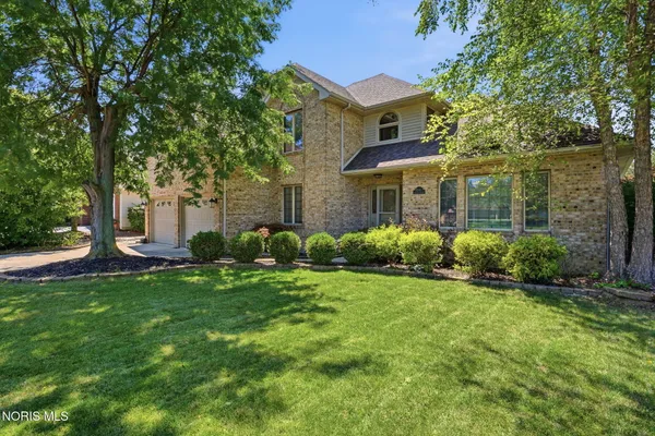 $430,000 | 2118 South Lake Court, Findlay, OH 45840
