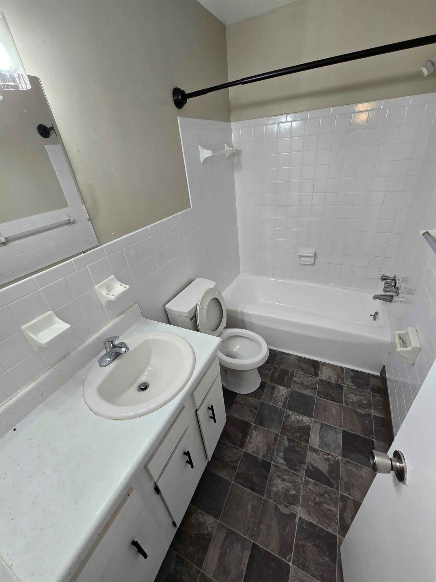 719 Townside Road Southwest, Unit 23 Roanoke, VA 24014 - Photo 5 of 8 719 Townside #23(3)