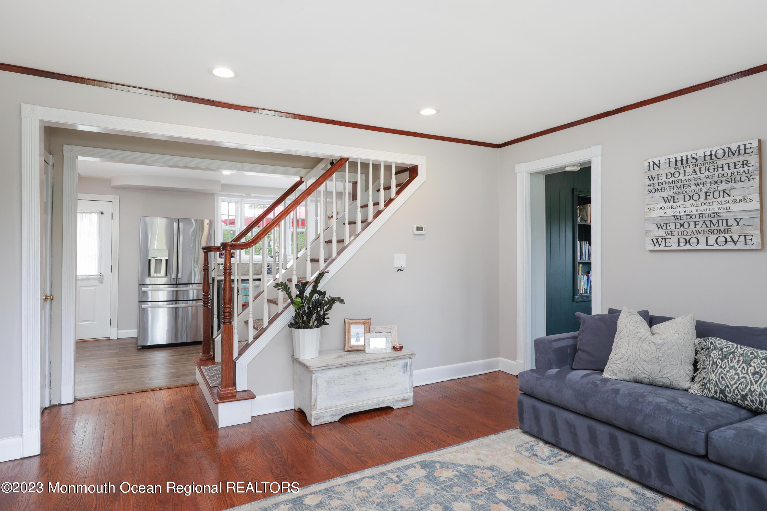 251 Oak Hill Road Red Bank, NJ 07701 - Photo 4 of 20 Living Room