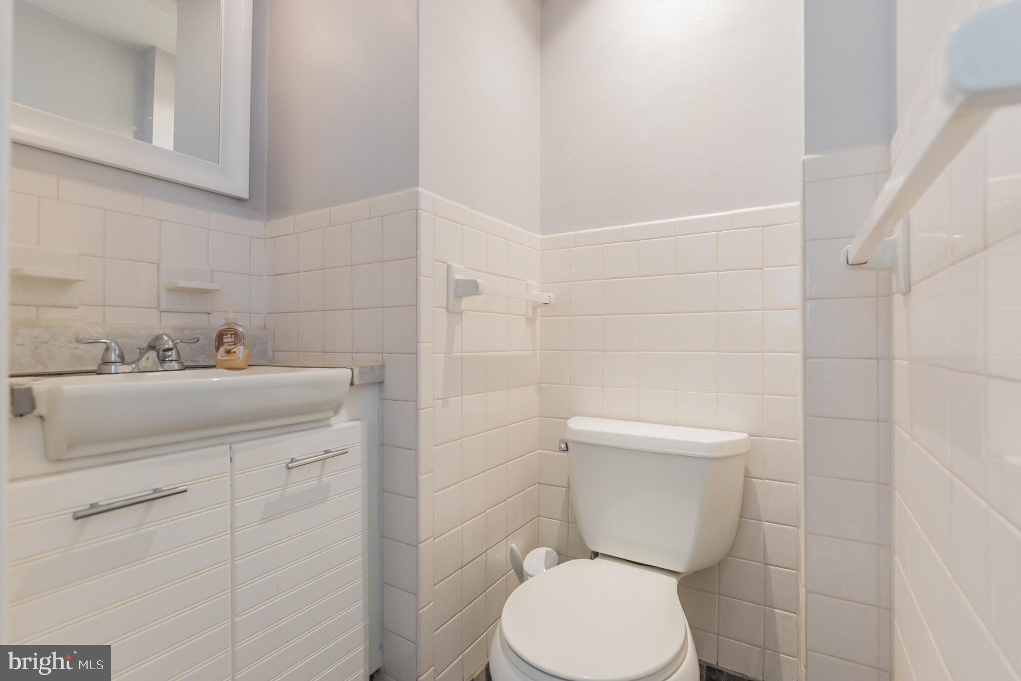 8635 Bridle Road Philadelphia, PA 19115 - Photo 13 of 30