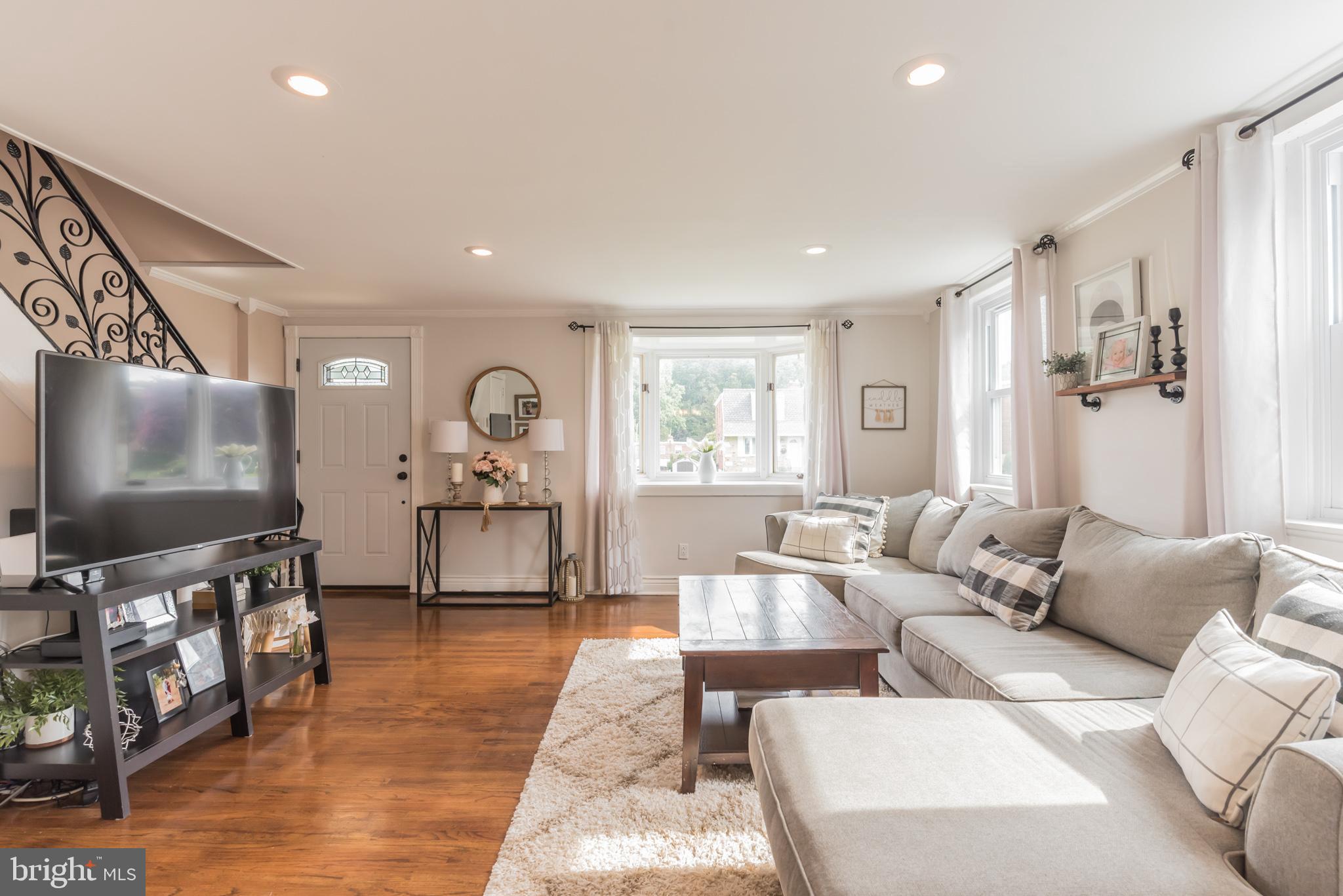 8635 Bridle Road Philadelphia, PA 19115 - Photo 5 of 30