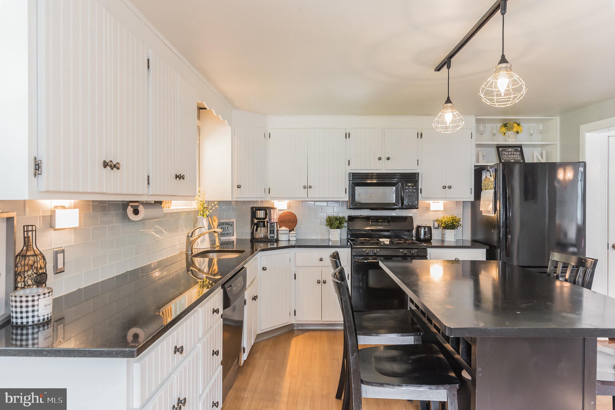 8635 Bridle Road Philadelphia, PA 19115 - Photo 10 of 30