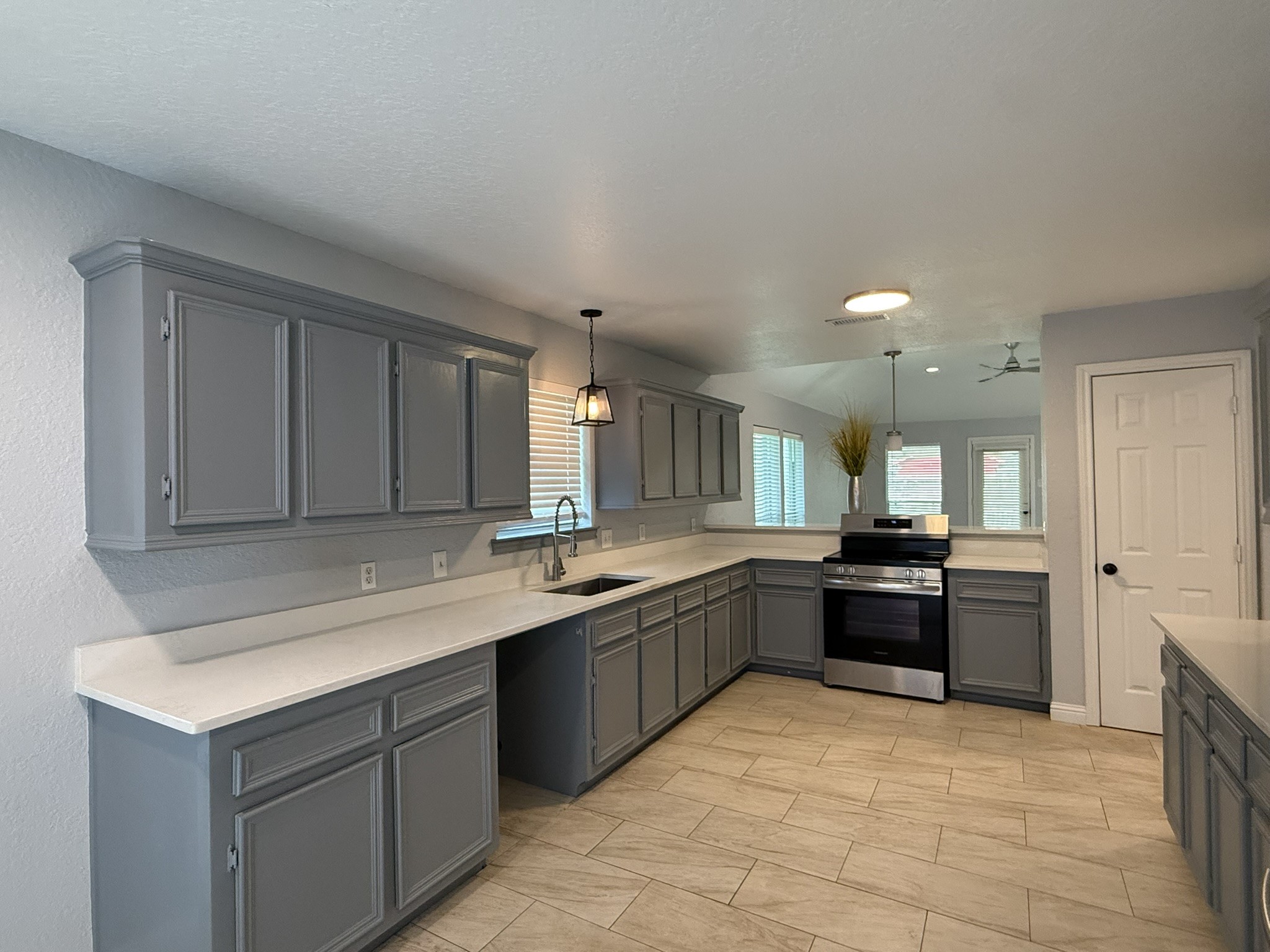 5525 Main Street Santa Fe, TX 77510 - Photo 3 of 36 Kitchen