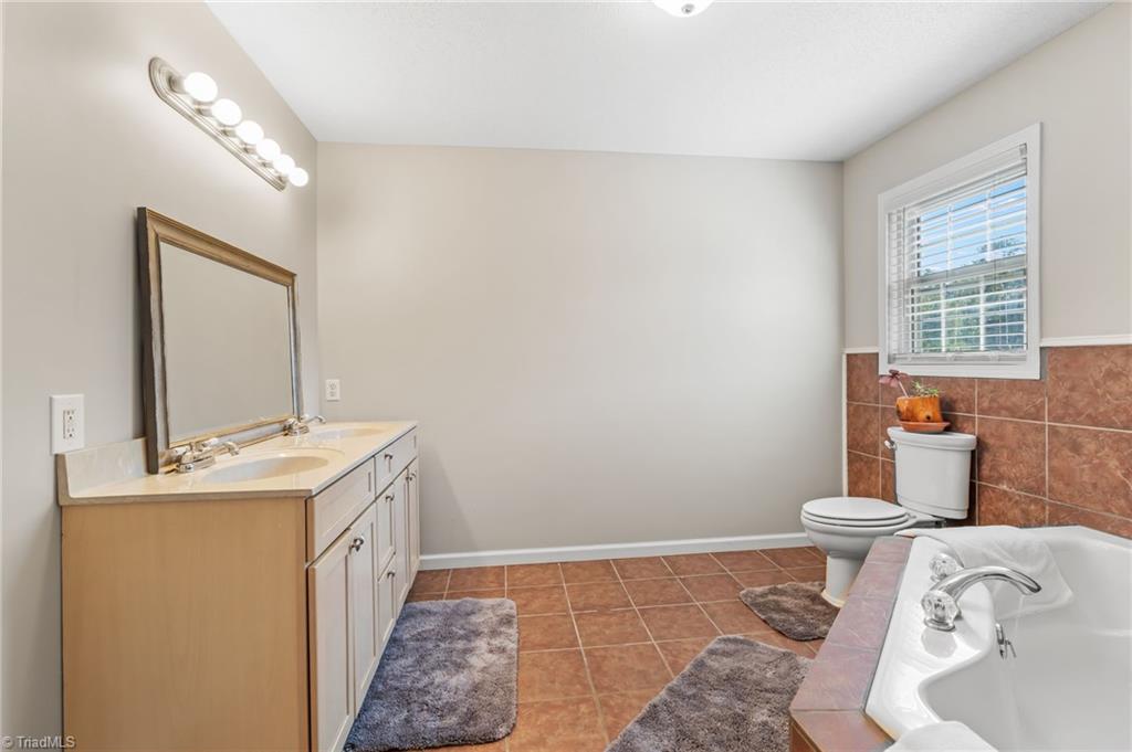 409 Chestnut Grove Church Road Lexington, NC 27295 - Photo 27 of 46 Gallery Image 27