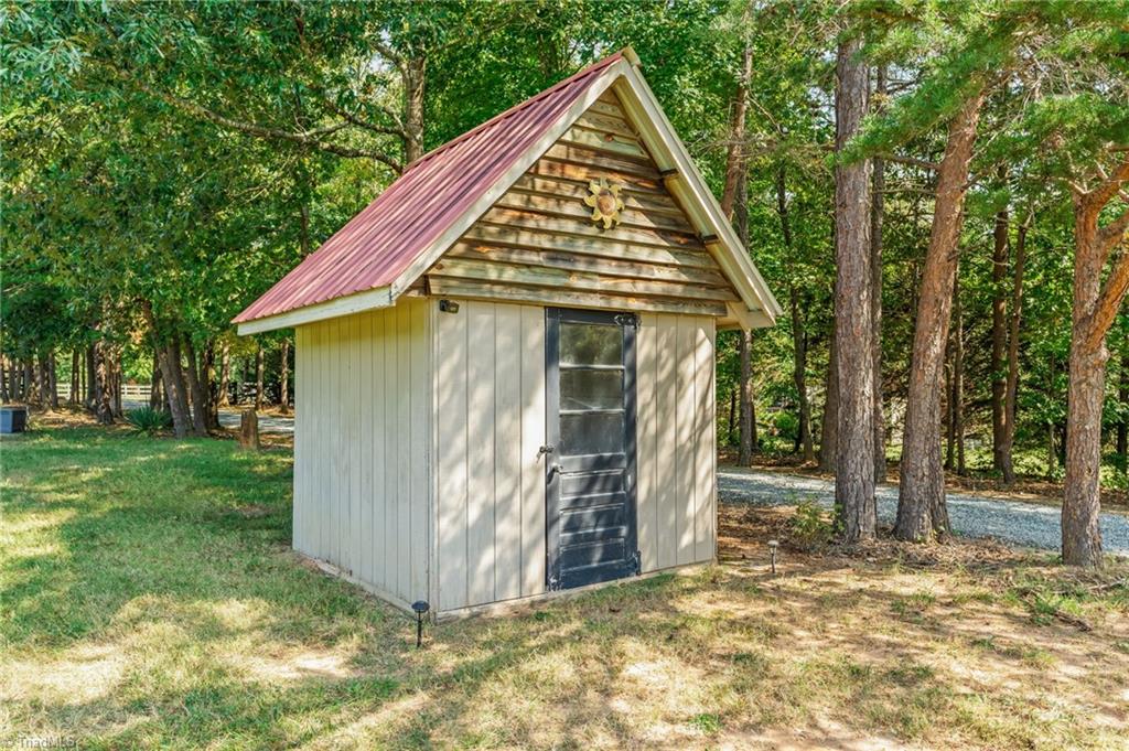 409 Chestnut Grove Church Road Lexington, NC 27295 - Photo 33 of 46 Gallery Image 33