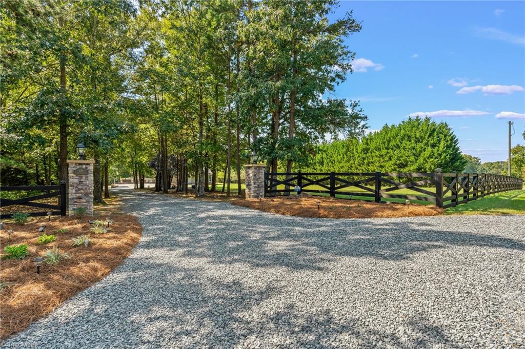 409 Chestnut Grove Church Road Lexington, NC 27295 - Photo 8 of 46 Gallery Image 8