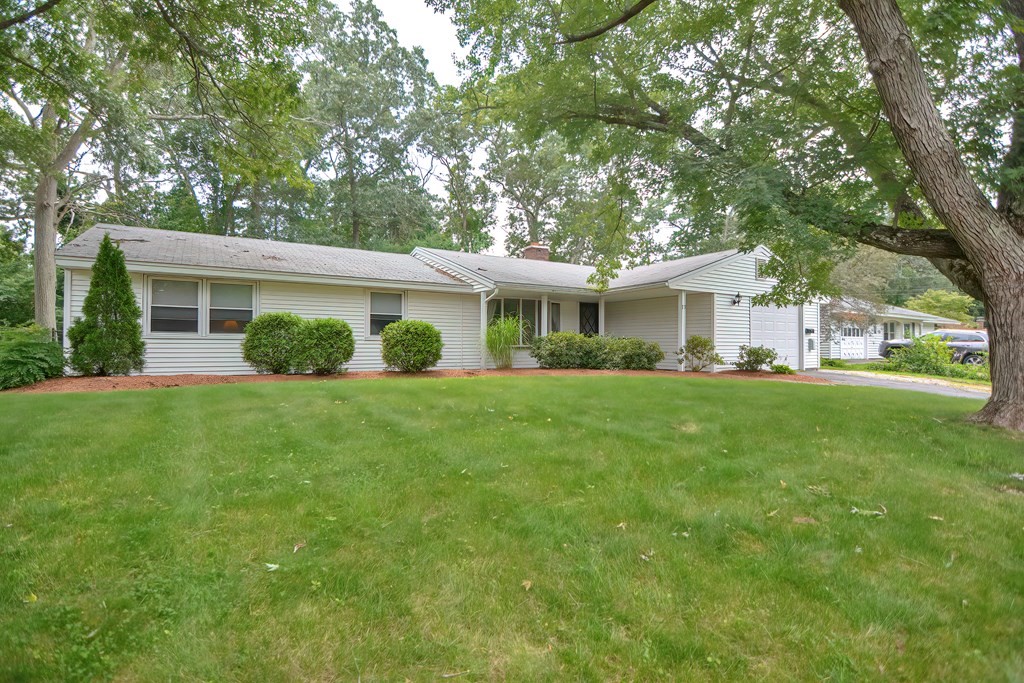 73 Clarence Road Bellingham, MA 02019 - Photo 1 of 37 Gallery Image 1
