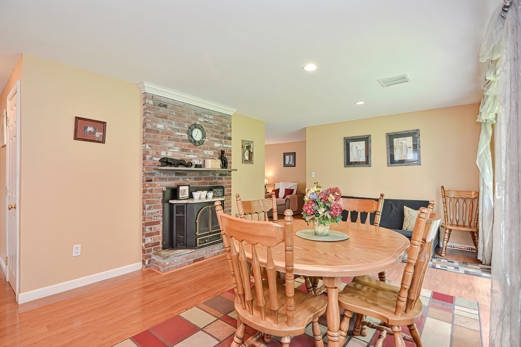 73 Clarence Road Bellingham, MA 02019 - Photo 11 of 37 Gallery Image 11