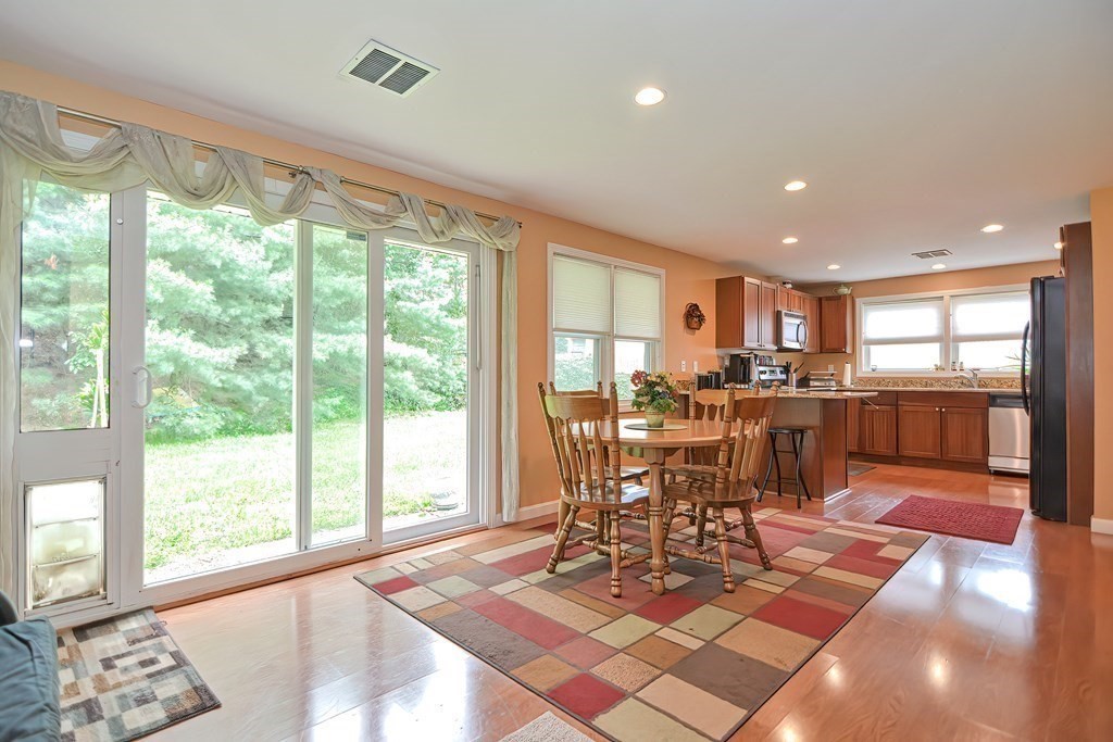 73 Clarence Road Bellingham, MA 02019 - Photo 12 of 37 Gallery Image 12