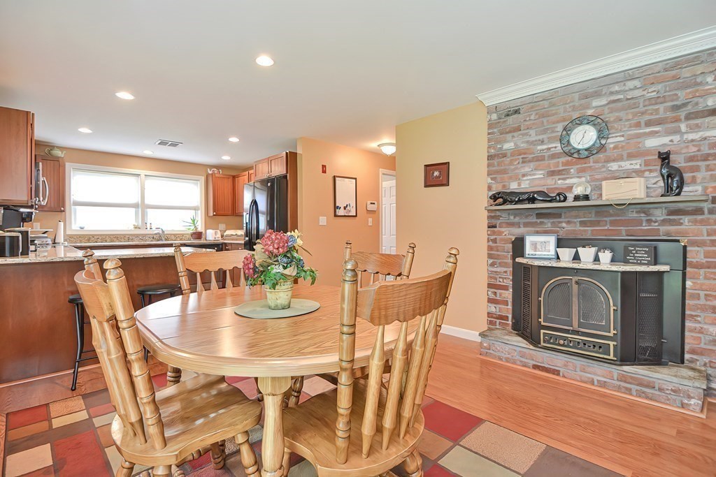 73 Clarence Road Bellingham, MA 02019 - Photo 14 of 37 Gallery Image 14
