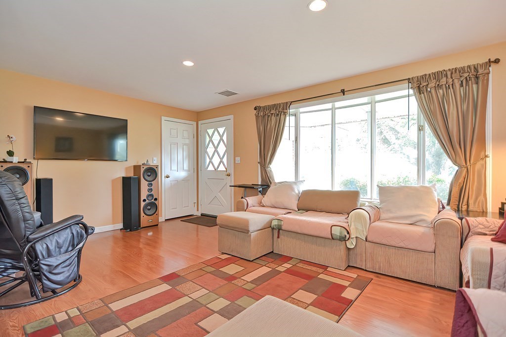 73 Clarence Road Bellingham, MA 02019 - Photo 19 of 37 Gallery Image 19