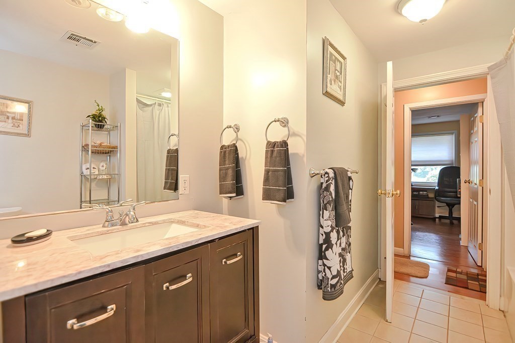 73 Clarence Road Bellingham, MA 02019 - Photo 20 of 37 Gallery Image 20