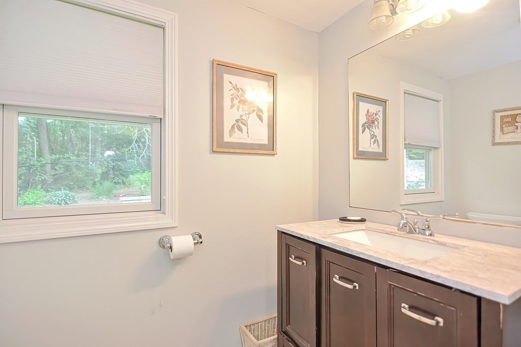 73 Clarence Road Bellingham, MA 02019 - Photo 21 of 37 Gallery Image 21