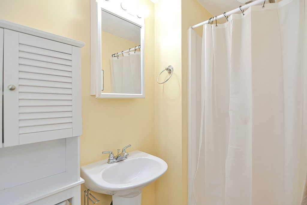 73 Clarence Road Bellingham, MA 02019 - Photo 32 of 37 Gallery Image 32