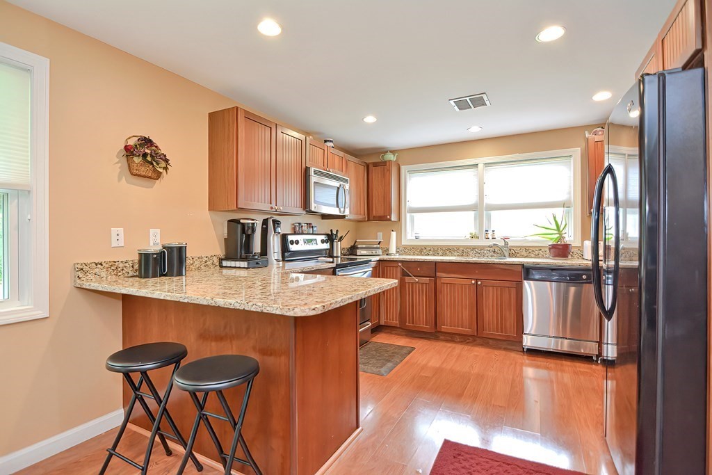 73 Clarence Road Bellingham, MA 02019 - Photo 4 of 37 Gallery Image 4