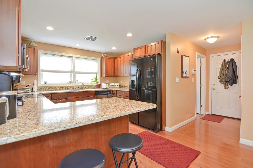 73 Clarence Road Bellingham, MA 02019 - Photo 5 of 37 Gallery Image 5