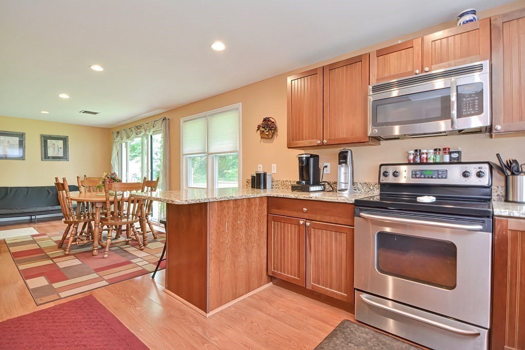 73 Clarence Road Bellingham, MA 02019 - Photo 8 of 37 Gallery Image 8