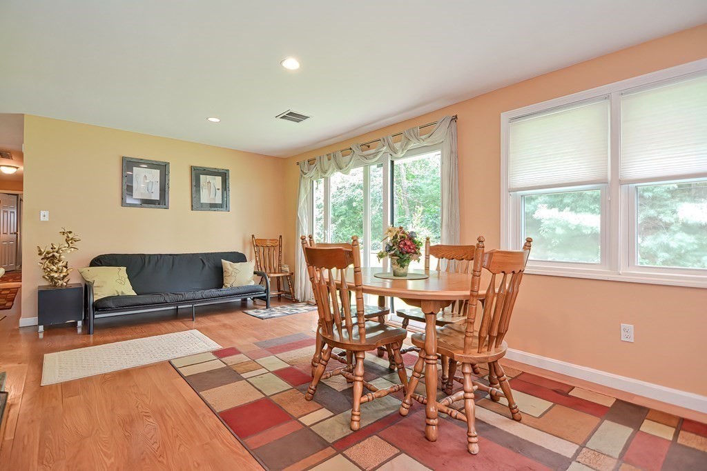 73 Clarence Road Bellingham, MA 02019 - Photo 10 of 37 Gallery Image 10