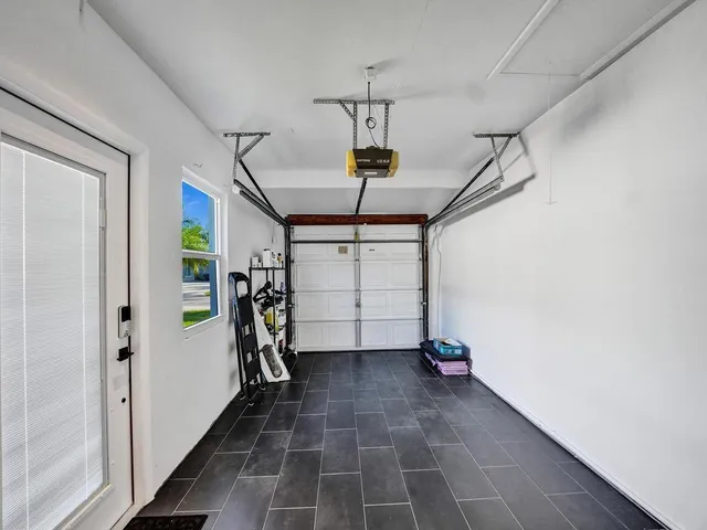 $12,000 | 913 South Lakeside Place, Lantana, FL 33462