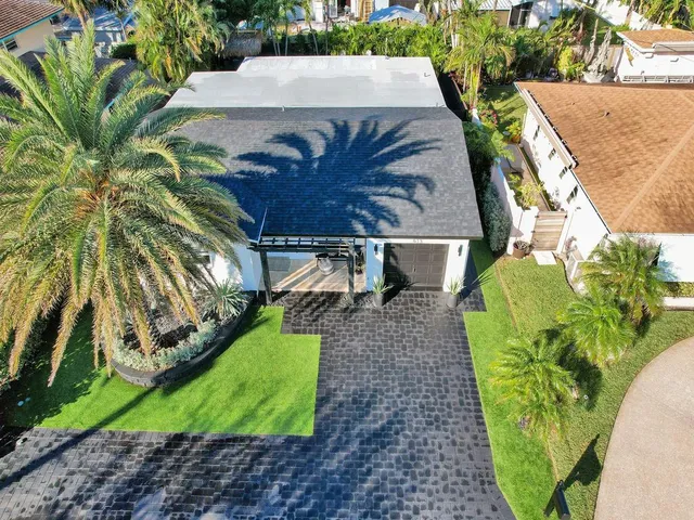 $12,000 | 913 South Lakeside Place, Lantana, FL 33462