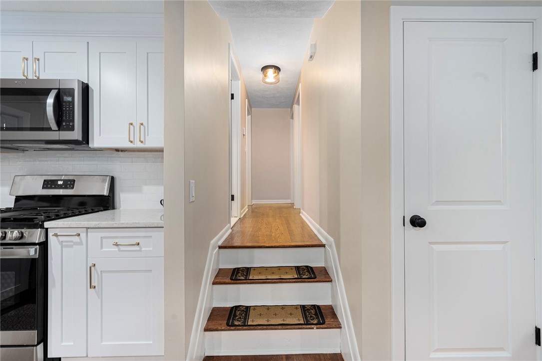 95 Kerri Lyn Road Warwick, RI 02889 - Photo 11 of 28