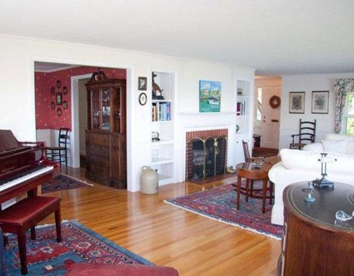 4 Loveitts Field Road South Portland, ME 04106 - Photo 7 of 25 Living Room.
