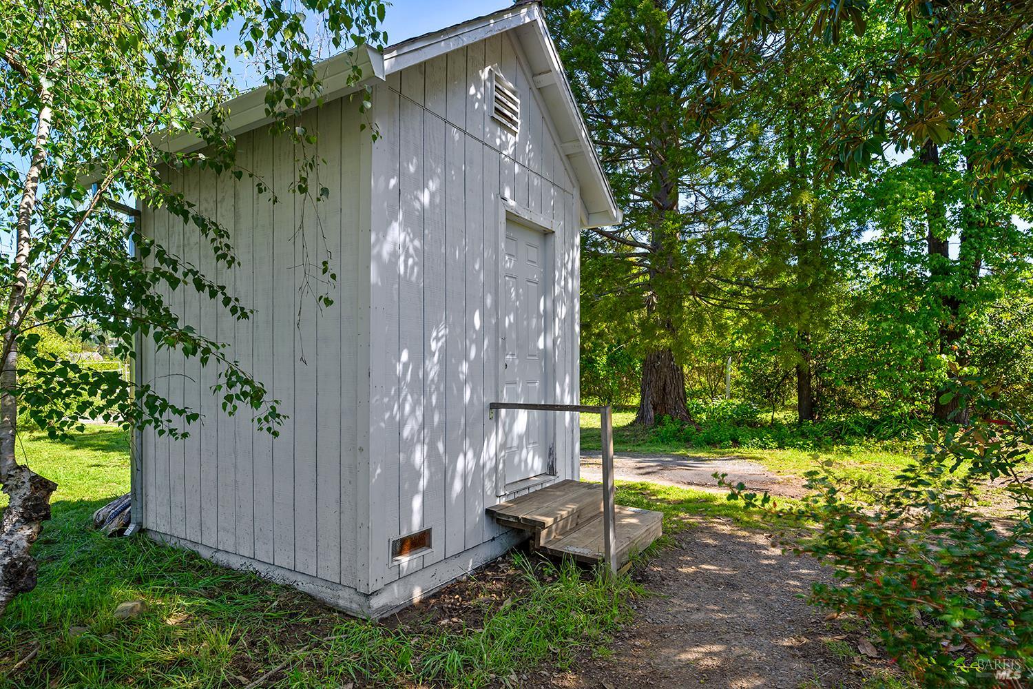 431 Sexton Road Sebastopol, CA 95472 - Photo 40 of 56 The standalone full bathroom next to the shop
