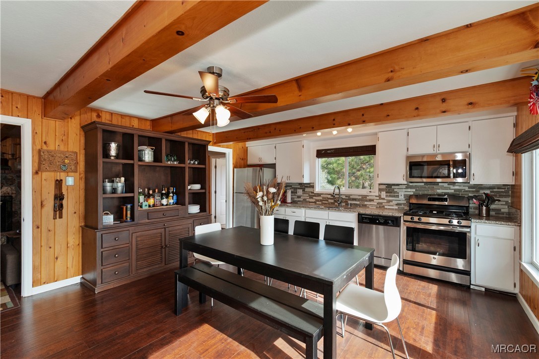 39676 Oakglen Road Fawnskin, CA 92333 - Photo 11 of 36