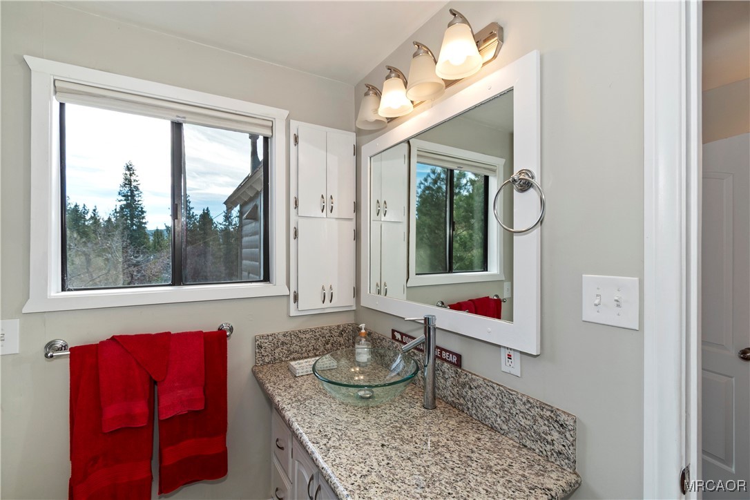 39676 Oakglen Road Fawnskin, CA 92333 - Photo 17 of 36